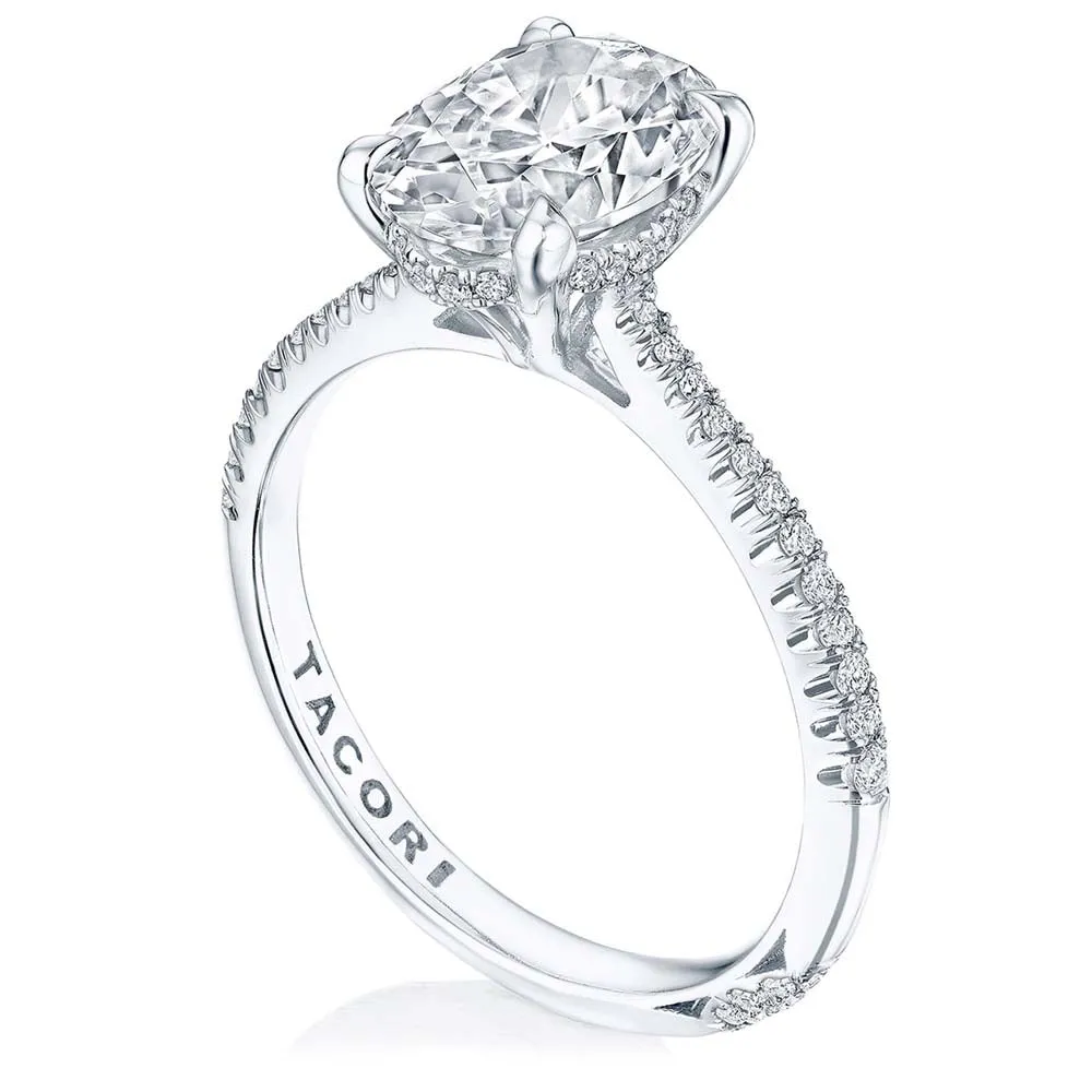 18k White Gold Oval Diamond Engagement Ring