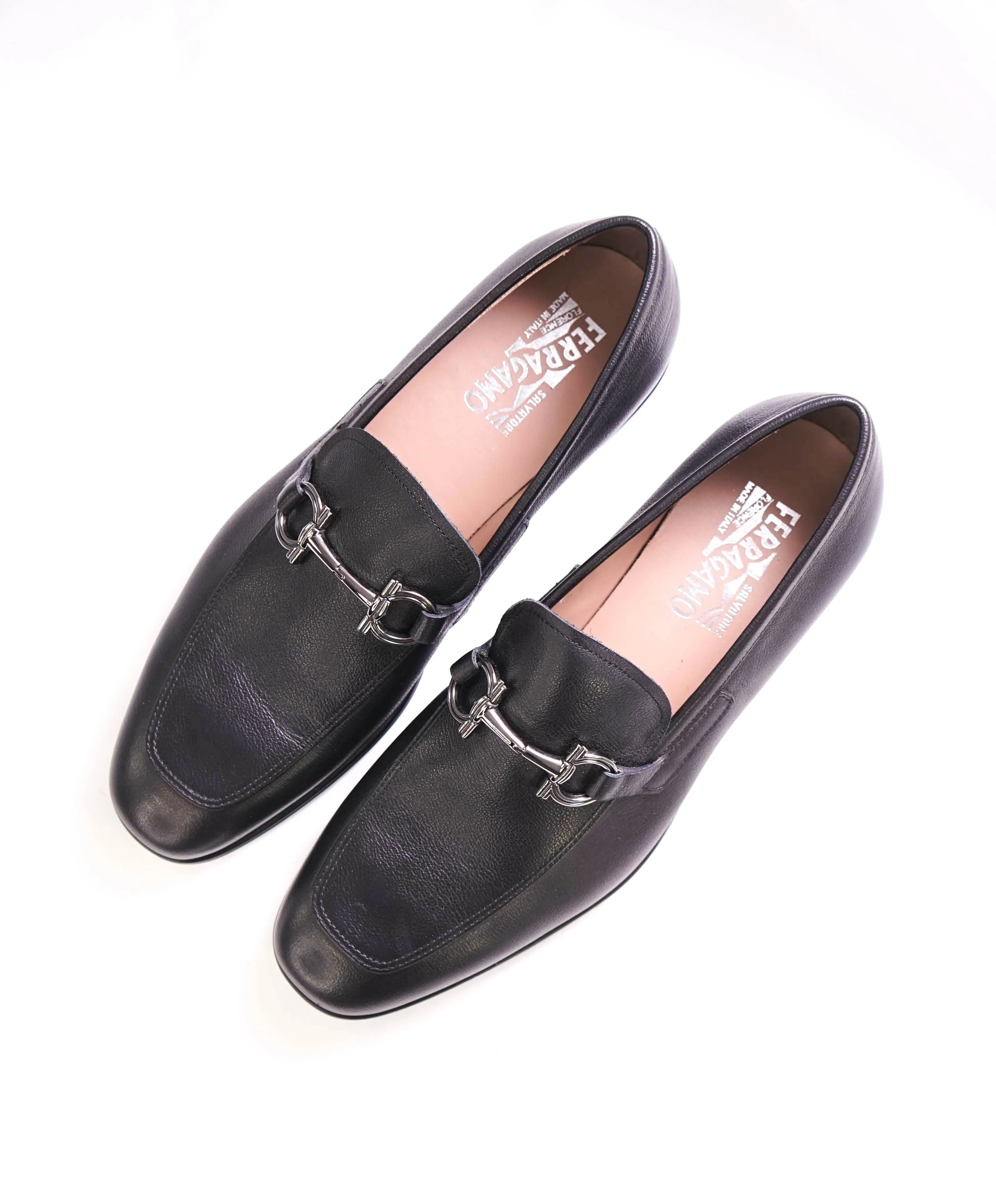 $895 SALVATORE FERRAGAMO - Black Gancini Bit Leather Loafer - 10.5 US