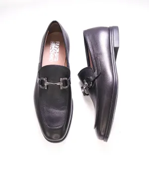 $895 SALVATORE FERRAGAMO - Black Gancini Bit Leather Loafer - 10.5 US