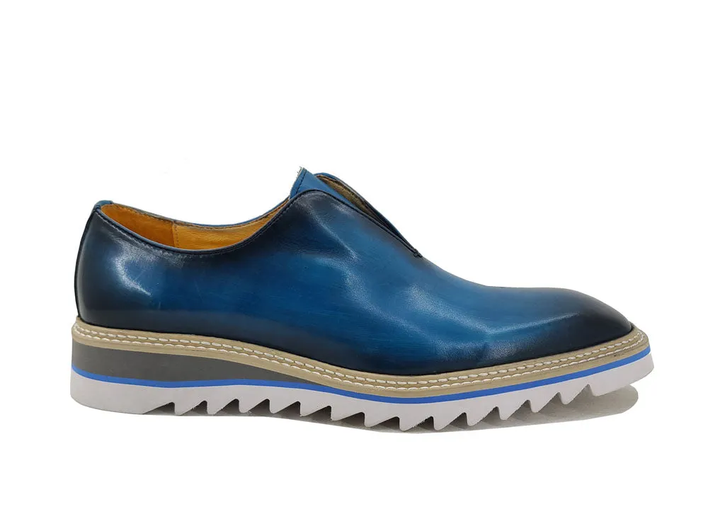 Laceless Loafer with Contrast color lightweight sole