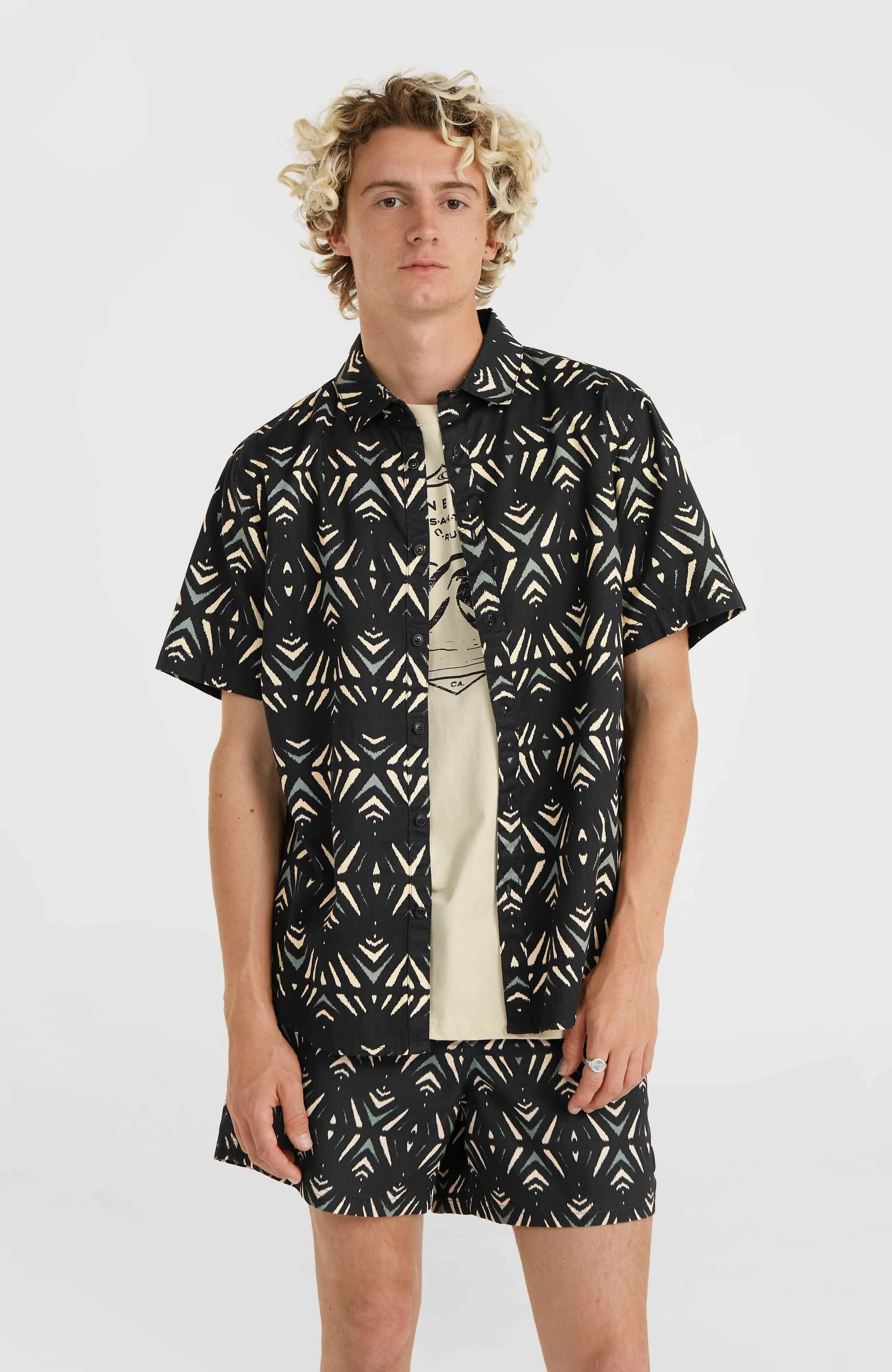 Mix and Match Beach Shirt | Black Fade IKAT