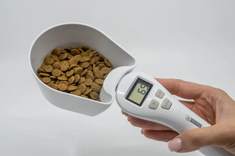 Nature's Protection Superior Care Electronic Dog & Cat Feed Measuring Scoop LCD Screen Measuring In Grams Or Ounces